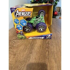 JADA TOYS MARVEL HULK 5 WHEEL STUNT RC CAR
